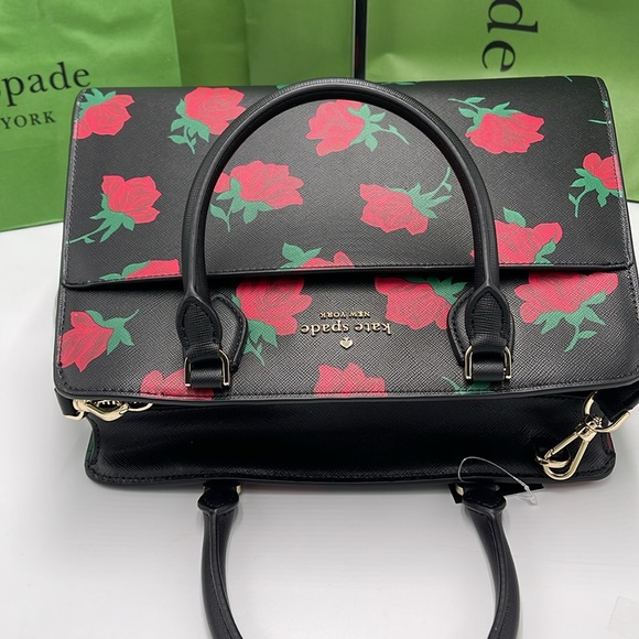 Kate Spade Madison Rose Toss Printed Medium Satchel
COLOR:
Black Multi
NWT - Picture 11 of 16